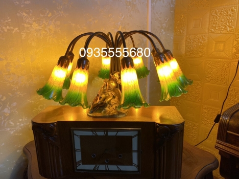 Giao lưu đèn tiffany hoa lyly
