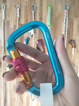 Móc chữ D liên kết AF75, Carabiner
