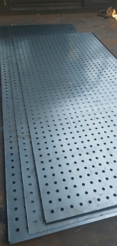 Minh Quang gia công đột dập chấn gấp nhôm đột lỗ