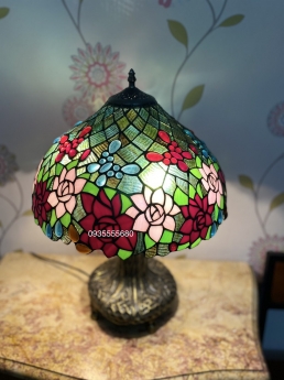 Đèn bàn tiffany hoa hồng đa sắc