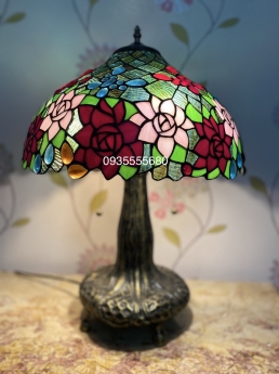 Đèn bàn tiffany hoa hồng đa sắc