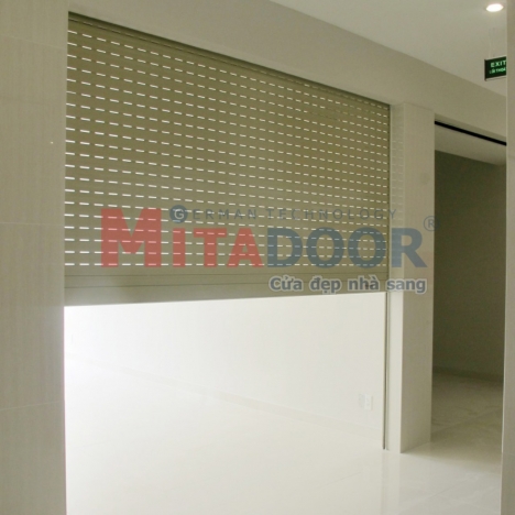 Lắp đặt cửa cuốn có khe thoáng tại quận 1 TPHCM