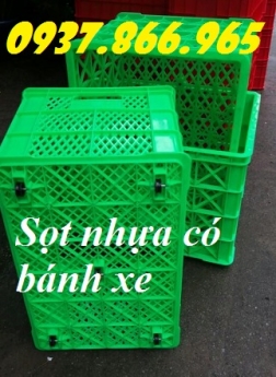 Sọt nhựa rỗngcó bánh xe trong xí nghiệp may, sóng nhựa hở, sọt nhựa đựng hải sản, thùng nhựa rỗng