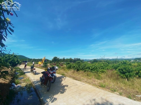 1200m2 (20x60m) mặt tiền betong 4m giá 950 triệu cách KDL Thác Voi- Nam Ban chỉ 10 phút.