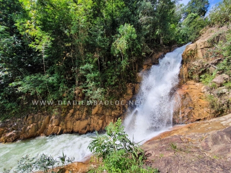 Đất Bảo Lộc view thác tuyệt đẹp 556m2 giá 960 triệu