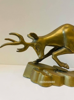 Giao lưu em hươu bằng đồng đúc hàng decor