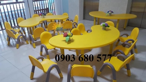 Bàn ghế nhựa cho trẻ mầm non giá rẻ, chất lượng cao