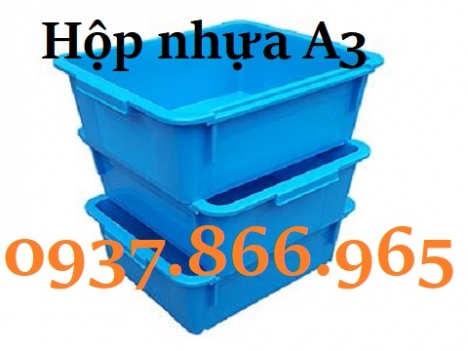 Giá khay nhựa trong nhà máy đựng linh kiện, hộp nhựa công nghiệp