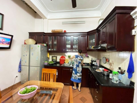 Bán nhà Phố Lĩnh Nam 5 tầng oto đỗ cửa 2 tỷ 750tr