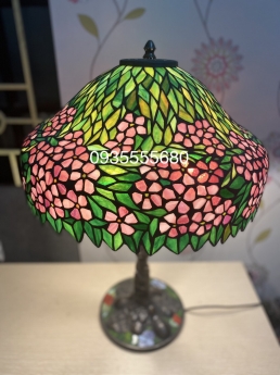 Giao lưu em đèn bàn tiffany hàng thửa