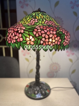 Giao lưu em đèn bàn tiffany hàng thửa