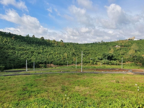 Bán lô đất 6x33m, 85% thổ cư, ngay khu dân cư Bảo Lộc, SHR, View đồi săn mây đón gió