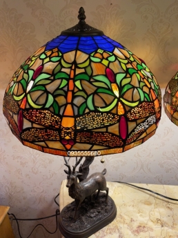 Giao lưu đôi đèn tiffany hươu hoạ tiết chuồn chuồn