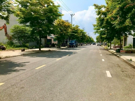 Bà con ơi đất nhà vườn tuyệt vời 850m2, gá 7xx triệu. Gần trung tâm hành chính Hòa Vang 5 phút đi