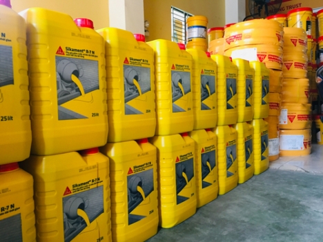 Sikament R-7 N (can 25 lít) - Sika Phụ gia giảm nước, kéo dài thời gian ninh kết bê tông SIKA THẾ VŨ