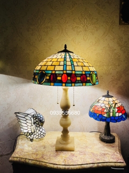Đèn bàn tiffany hàng âu thiết kế phục hưng