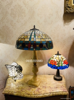 Đèn bàn tiffany hàng âu thiết kế phục hưng