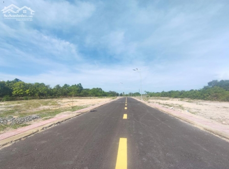Chính chủ bán đất phân lô Cam Hải Tây  gần đường Đinh Tiên Hoàng giá 8,3 triệu/m2