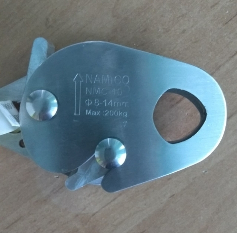 Khóa cứu sinh đu dây trên cao