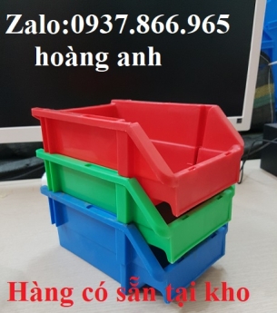 Kệ nhựa vát đầu dùng trong xưởng cơ khí, khay nhựa dùng trong xí nghiệp, khay nhựa