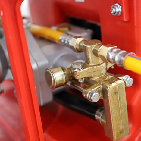 Bình đeo lưng Oshima 767 đỏ phun xịt tưới cây, phun xịt thuốc trừ sâu