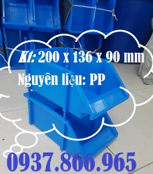 Kệ dùng trong nhà máy sản xuất linh kiện, kệ dụng cụ, khay nhựa xếp tầng, kệ nhựa vát 1 đầu xếp chồn