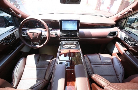 Khủng Long Lincoln Navigator Black Label 2021, nhập chính hãng