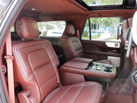 Khủng Long Lincoln Navigator Black Label 2021, nhập chính hãng