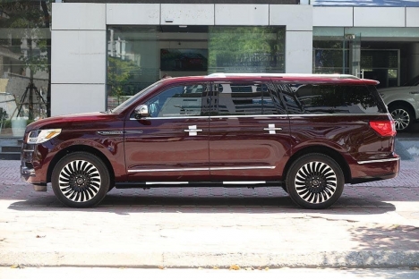 Khủng Long Lincoln Navigator Black Label 2021, nhập chính hãng