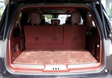Khủng Long Lincoln Navigator Black Label 2021, nhập chính hãng