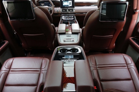 Khủng Long Lincoln Navigator Black Label 2021, nhập chính hãng