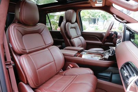 Khủng Long Lincoln Navigator Black Label 2021, nhập chính hãng