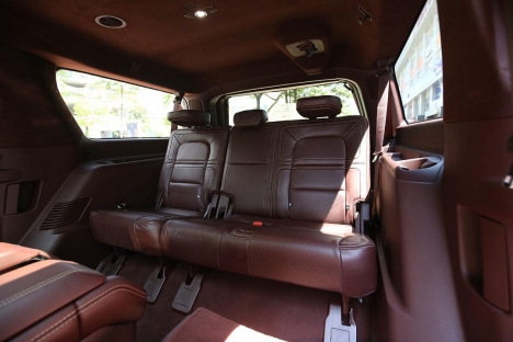 Khủng Long Lincoln Navigator Black Label 2021, nhập chính hãng