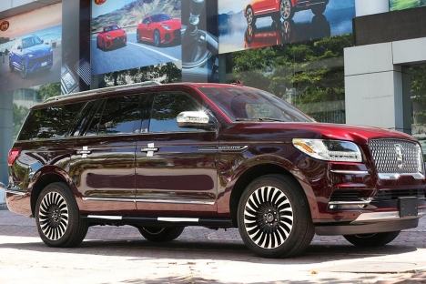 Khủng Long Lincoln Navigator Black Label 2021, nhập chính hãng