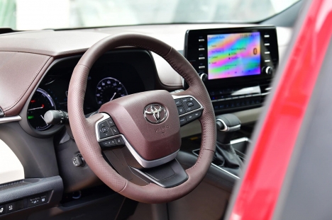 Toyota SIENNA 7 chỗ đời 2021, nhập khầu mới chính hãng, giá tốt xe giao ngay