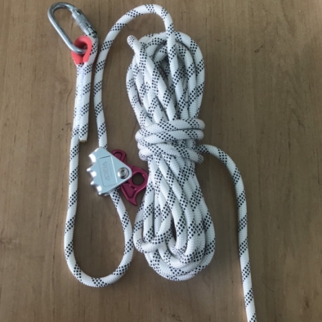 Cuộn dây cứu sinh đu dây có kèm móc và khóa an toàn