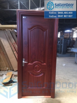 Cửa thép vân gỗ lắp cho phòng ngủ, cửa chính, ban công bền đẹp