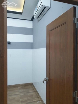 Cho thuê nhà 4 phòng ngủ . giá 9tr/th Lê Hồng Phong . Phú Hòa. Thủ Dầu Một