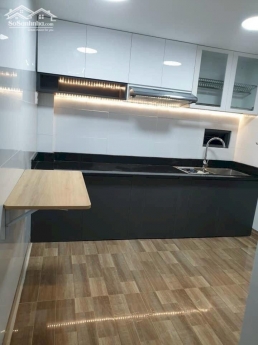 Cho thuê nhà 4 phòng ngủ . giá 9tr/th Lê Hồng Phong . Phú Hòa. Thủ Dầu Một