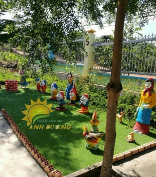Tượng vườn cổ tích trang trí sân