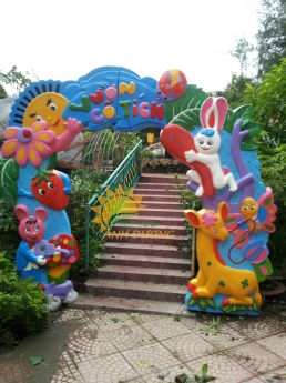 Tượng vườn cổ tích trang trí sân