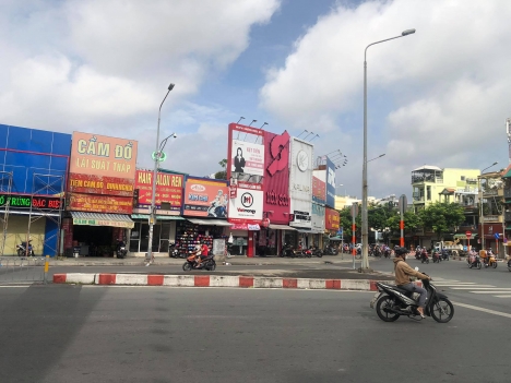 Bán nhà MẶT TIỀN 35m2, 1 lầu, giá 8,3 tỷ đường Lạc Long Quân, P.3, Quận 11.