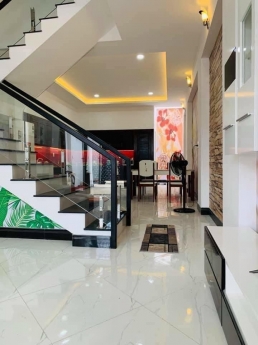 Nhà 3 tầng+sân thượng,Sổ Hoàn Công tại Dĩ An