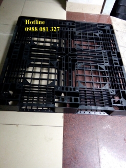 Pallet nhựa KT  1100x1100x125mm màu đen mới 100%