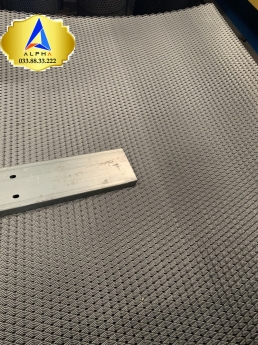 Hàng Rào Lưới Mắt Cáo Alpha Mắt 6x12 ( Hàng Trát Tường) Khổ 1mx 42m/Cuộn