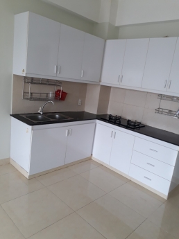 Cho thuê căn hộ 3PN, 2WC, gần Đầm Sen, 6.5tr