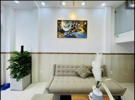 Nhà 2 lầu,sân thượng.MT đường 13m,NH hổ trợ 0% lãi suất trong vòng 6 tháng