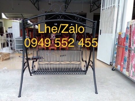 Ghế xích đu sân vườn giá rẻ Lhe 0949552455