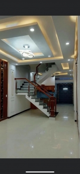 Nhà 1trệt 2lầu ngay trung tâm thương mại cách chợ 100m sổ riêng chính chủ