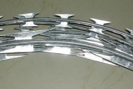 Dây Thép Gai Hình Dao Làm Hàng Rào Chống Trộm, Bảo Vệ Đường Kính 35Cm, 45Cm, 60Cm - Sản Xuất Và Lắp